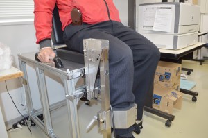2膝伸展力測定治具
